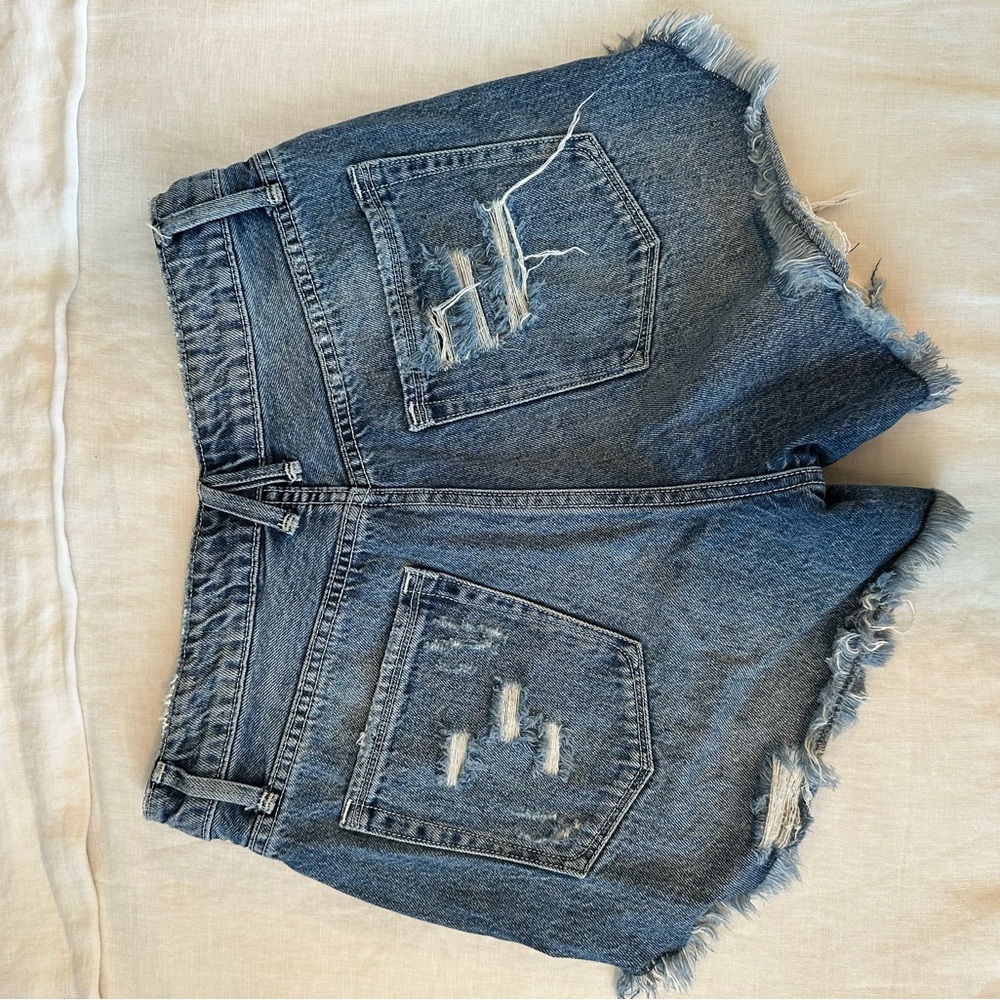 Good American Blue Distressed Jean Shorts - Picture 4 of 7